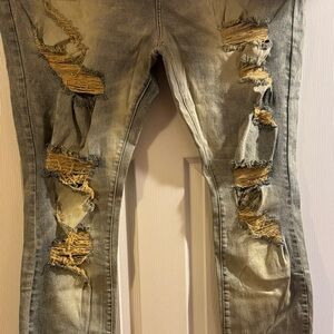 Distressed Gray Men’s Jeans